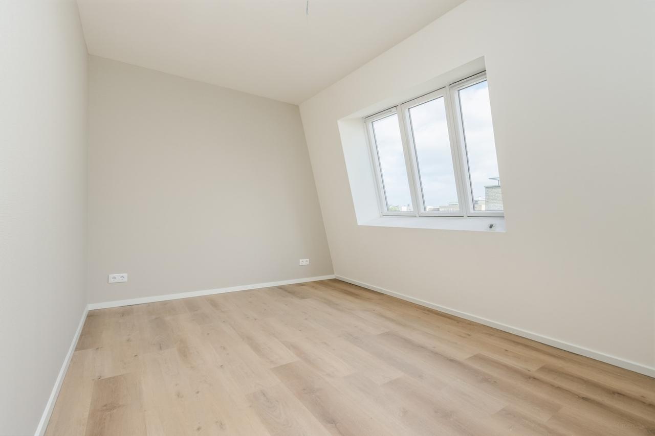 New Apartment with Elevator and Balcony - Image 3