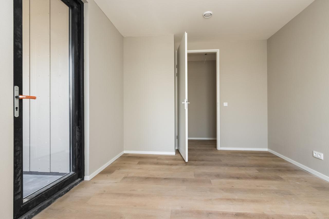 New Apartment with Elevator and Balcony - Image 6