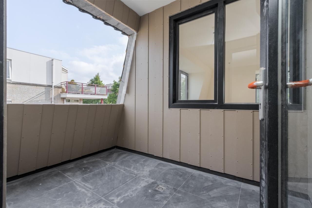 New Apartment with Elevator and Balcony - Image 7