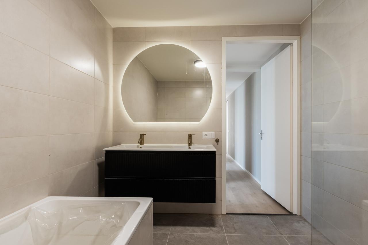 New Apartment with Elevator and Balcony - Image 13