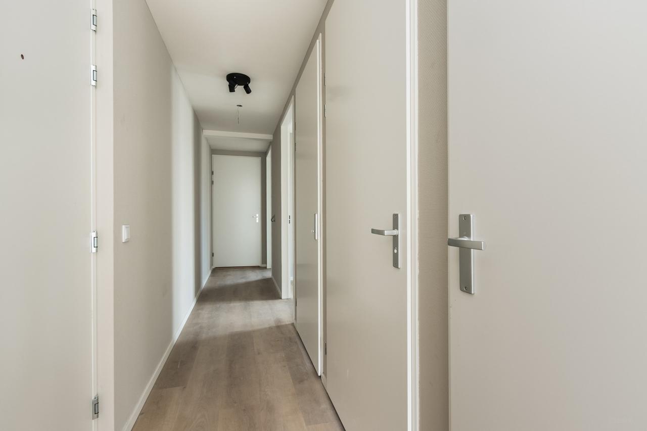 New Apartment with Elevator and Balcony - Image 14