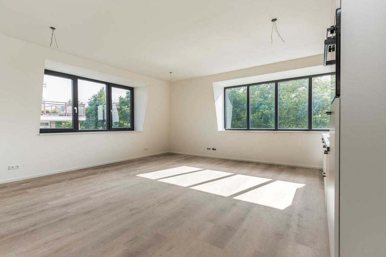 New Apartment with Elevator and Balcony - Image 15