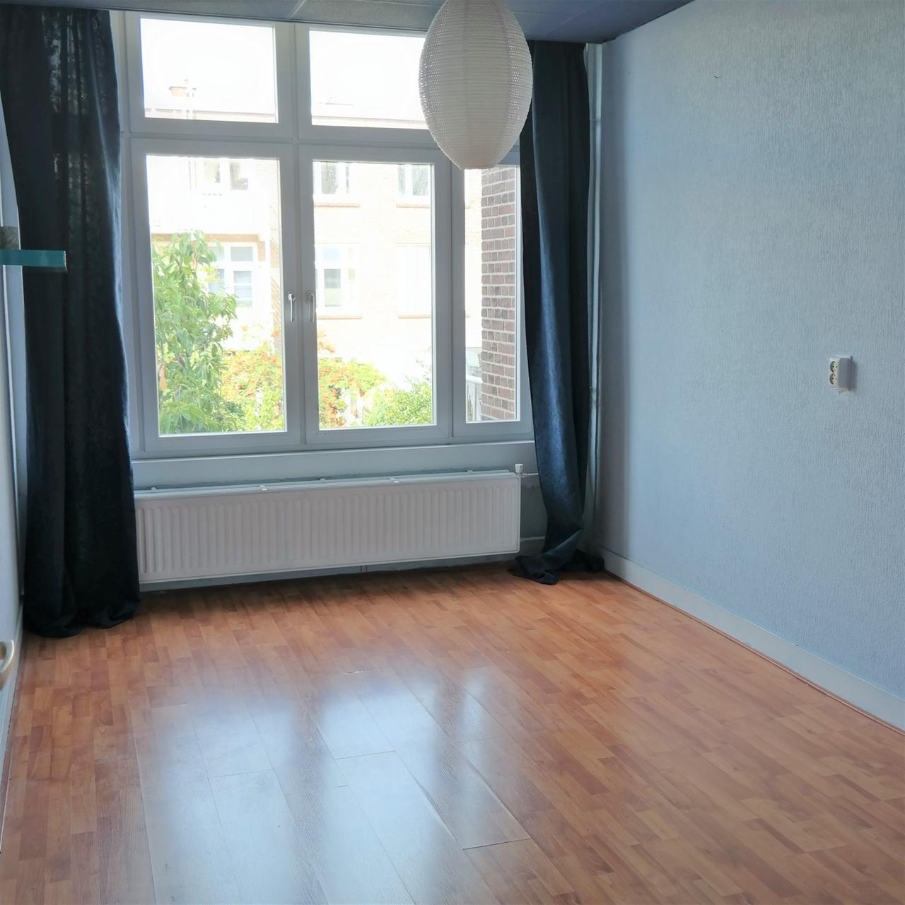 Kamer van 15 m² in Bezuidenhout-Oost - Afbeelding 1
