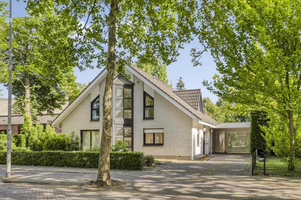Detached Villa with Sauna in Acht - Image 1