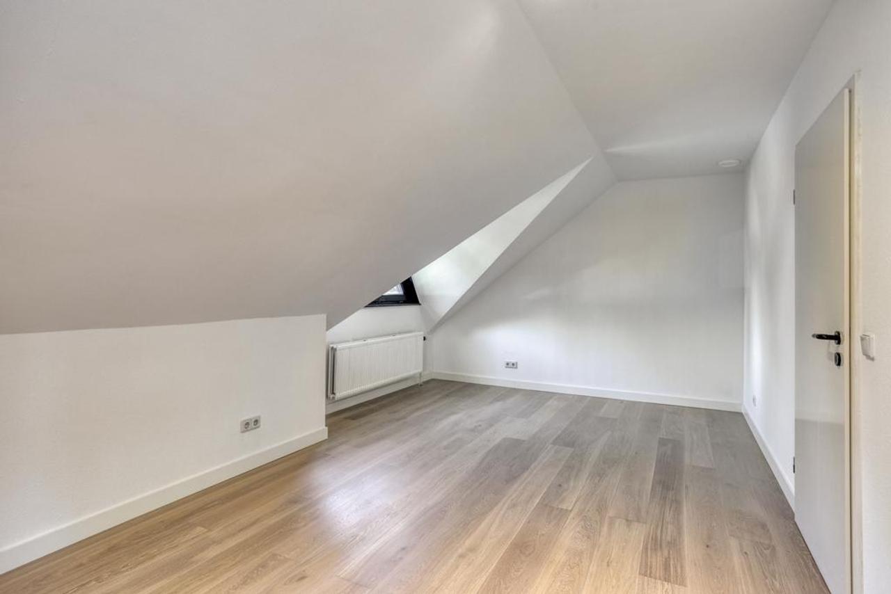 Detached Villa with Sauna in Acht - Image 43