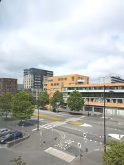 98 m² appartement met balkon in Bijlmer