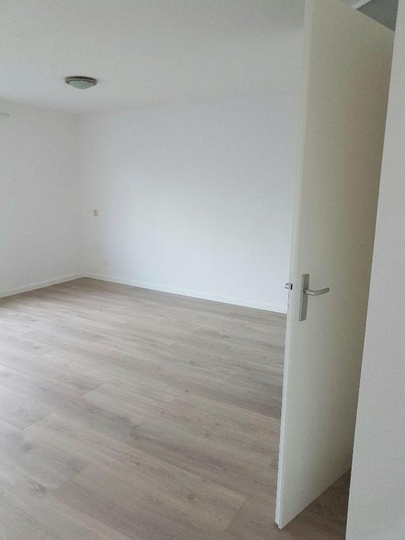 98 m² appartement met balkon in Bijlmer - Afbeelding 9