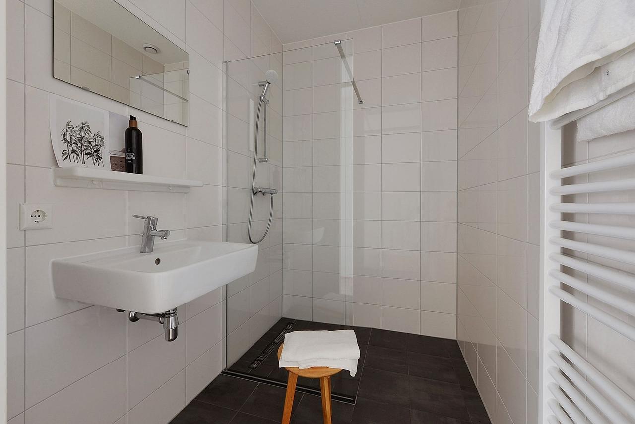 Studio with large terrace in Stadhoudersplantsoen - Image 5