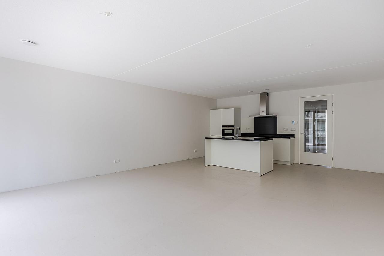 81 m² met veel licht aan Spadinalaan - Afbeelding 4