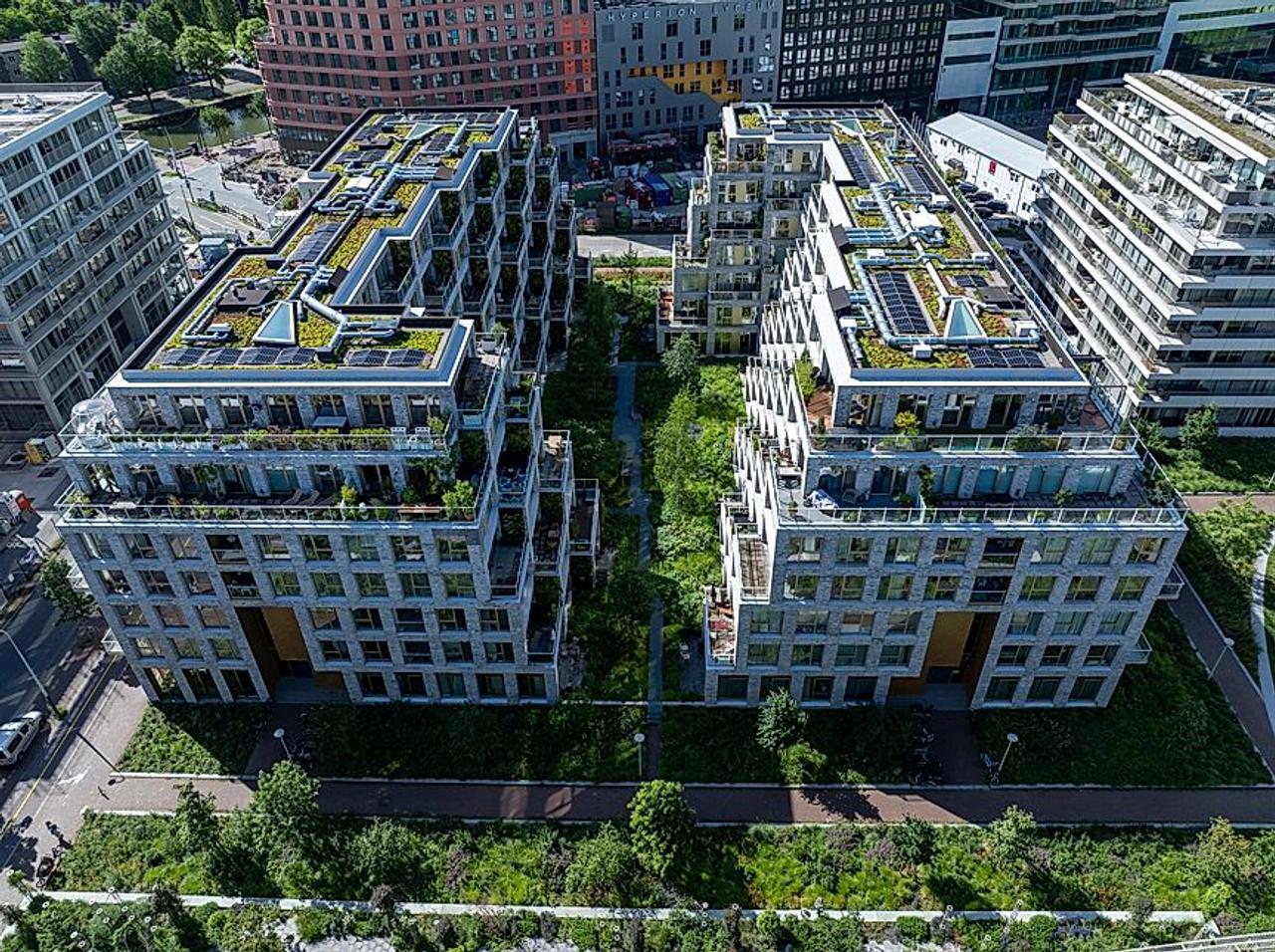 3-kamerappartement aan het IJ met zonnig balkon - Afbeelding 1