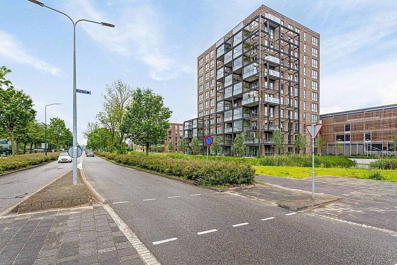 Driekamerappartement met balkon in Woerden - Afbeelding 1