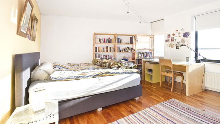 105 m² apartment with sunny balcony - Image 3