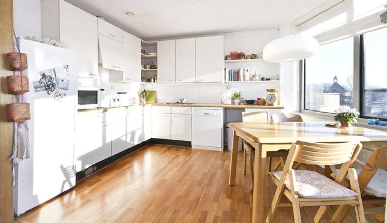 105 m² apartment with sunny balcony - Image 6