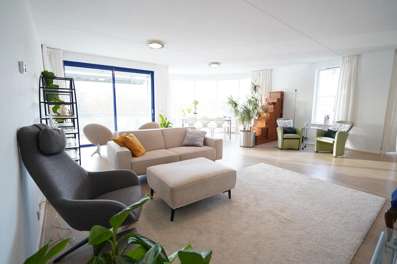 Furnished 2-Bedroom Canal-View Apartment - Image 4