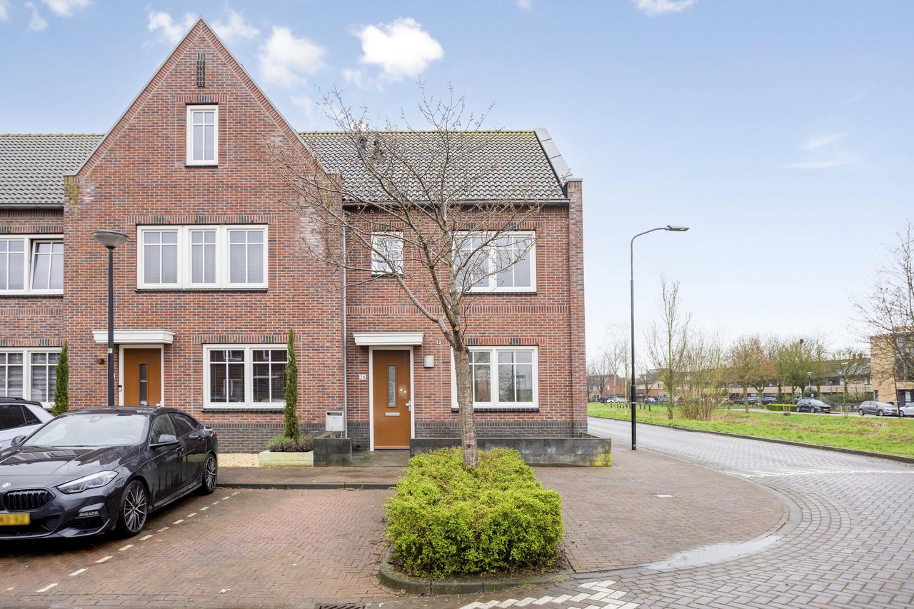 Eengezinswoning met 4 slaapkamers en tuin - Afbeelding 1