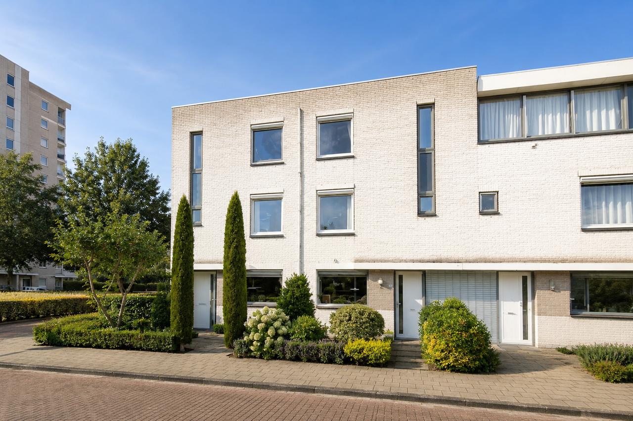 133 m² Family Home with Garden in Bankras - Image 1