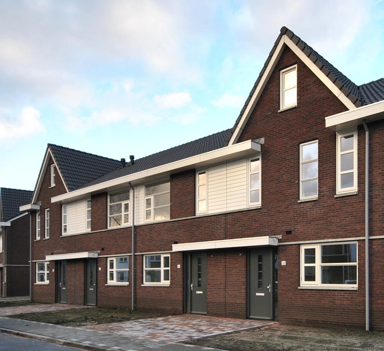 125 m² family home with garden in Naarden - Image 1