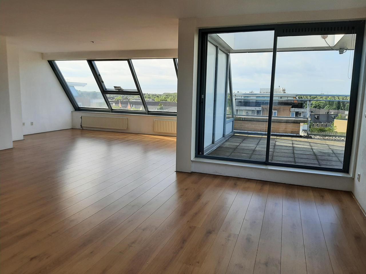 Penthouse met riant terras in Diemen-Noord - Afbeelding 1