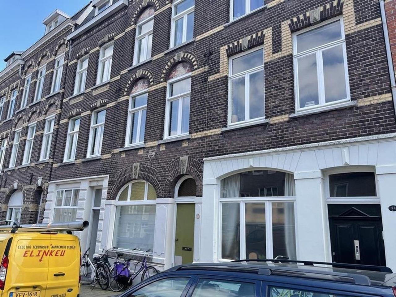 Benedenwoning met 4 kamers in Statenkwartier - Afbeelding 1