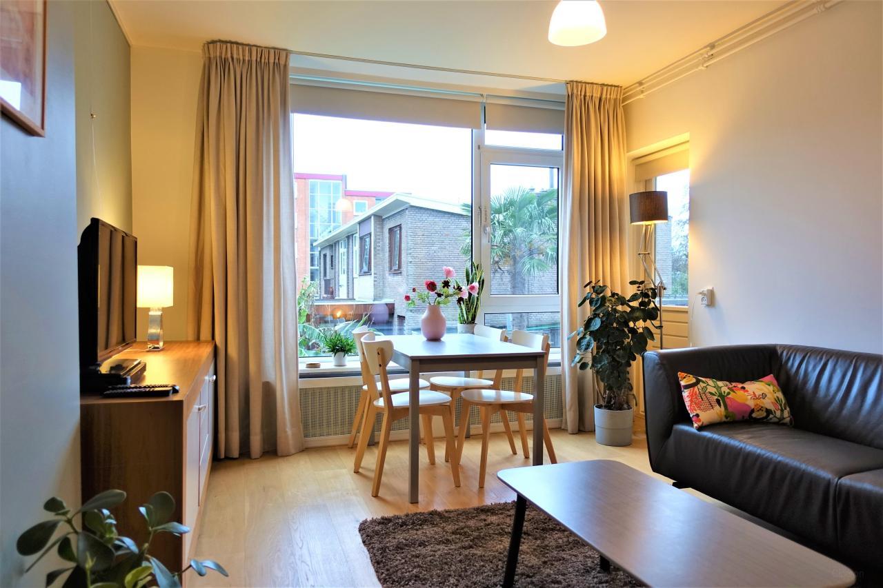 Furnished 4-room apartment near Julianapark - Image 2