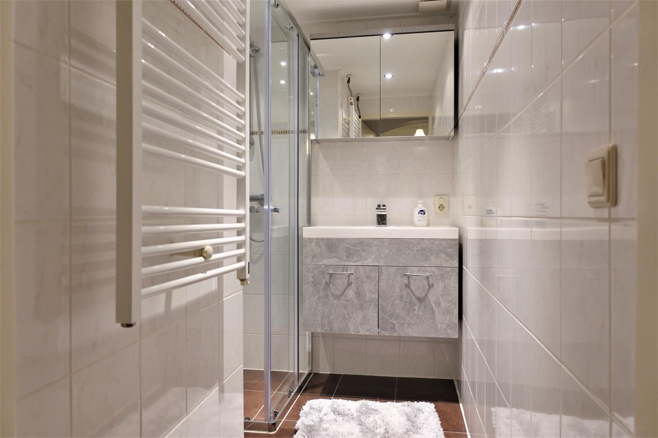 Furnished 4-room apartment near Julianapark - Image 4