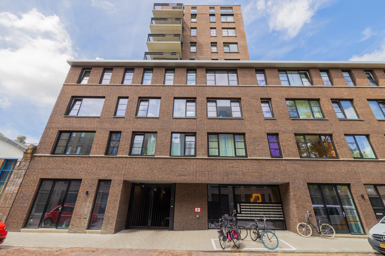 Penthouse with balcony near Haarlem Station - Image 2