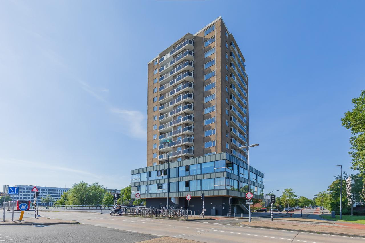 Furnished 3-room apartment with loggia - Image 1