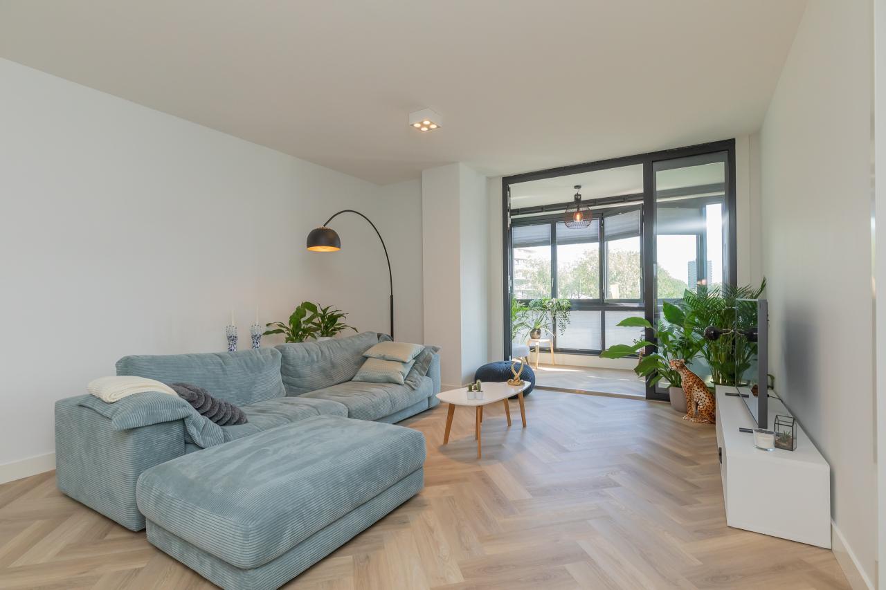 Furnished 3-room apartment with loggia - Image 5