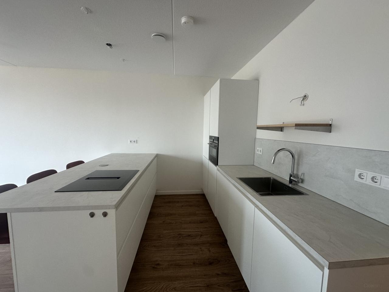 2-kamerappartement met balkon en skylinezicht - Afbeelding 4
