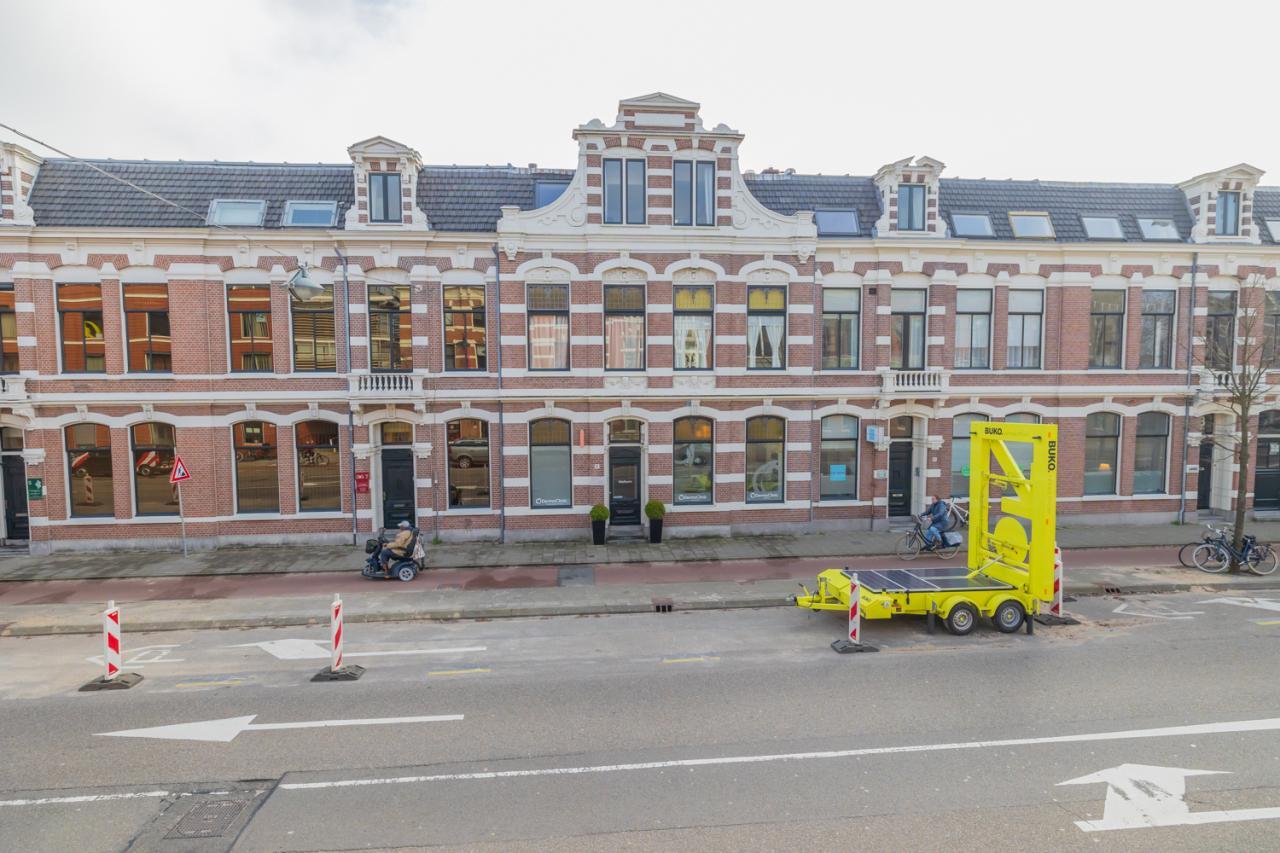 Spacious 1-bedroom apartment in the heart of Haarlem - Image 1