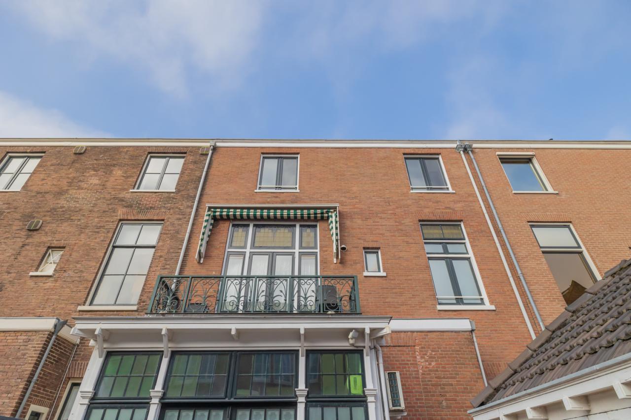 Spacious 1-bedroom apartment in the heart of Haarlem - Image 2