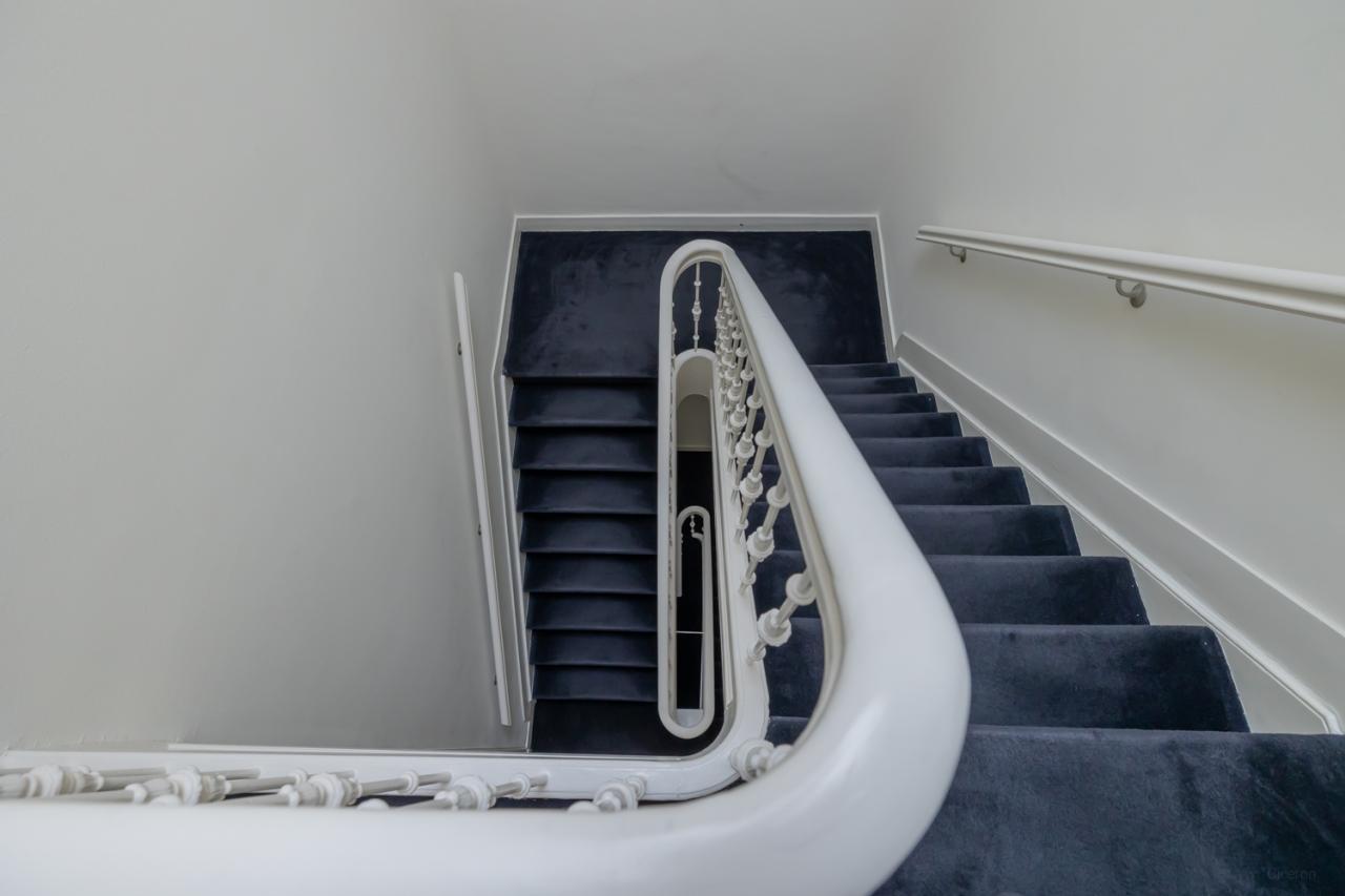 Spacious 1-bedroom apartment in the heart of Haarlem - Image 4