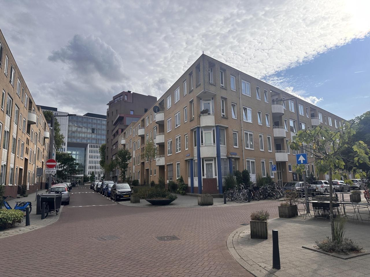 3-kamerappartement met balkon in Dijkzigt - Afbeelding 1