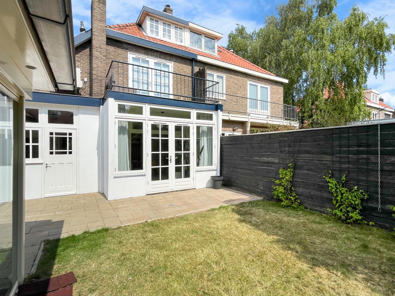 4-slaapkamer huis met tuin en garage - Afbeelding 2