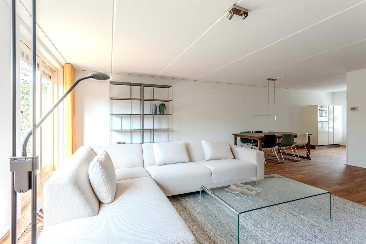 5-bedroom family home with garden - Image 4
