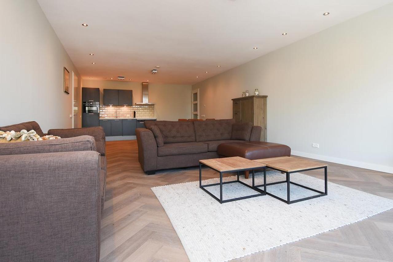 120 m² appartement met zonnig terras - Afbeelding 1