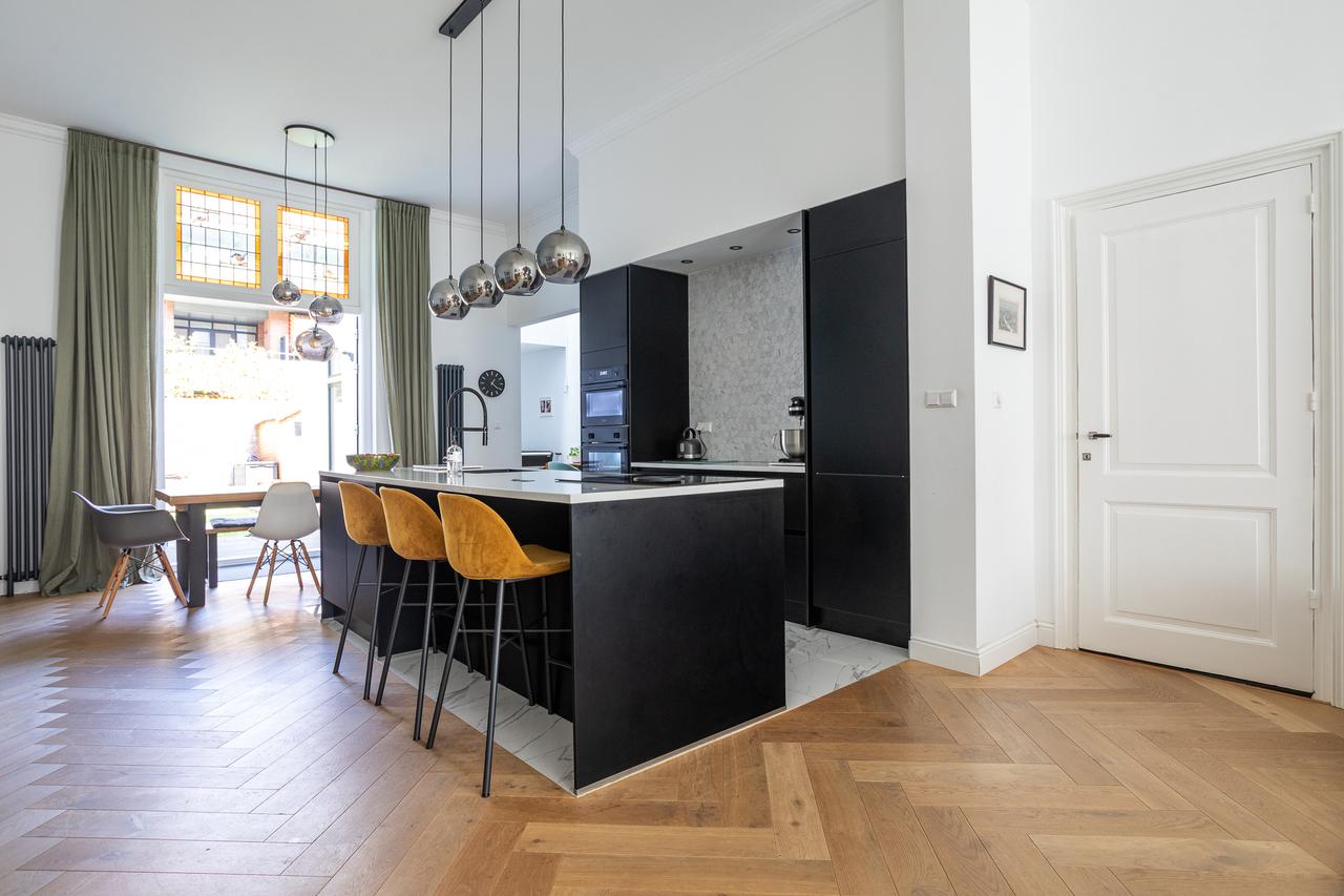Furnished 260 sqm townhouse in Willemspark - Image 1