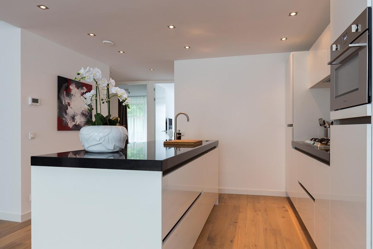 Gemeubileerd 3-kamerappartement met balkon - Afbeelding 8