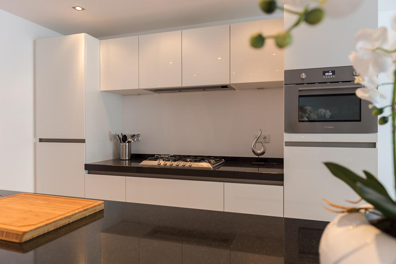 Gemeubileerd 3-kamerappartement met balkon - Afbeelding 9