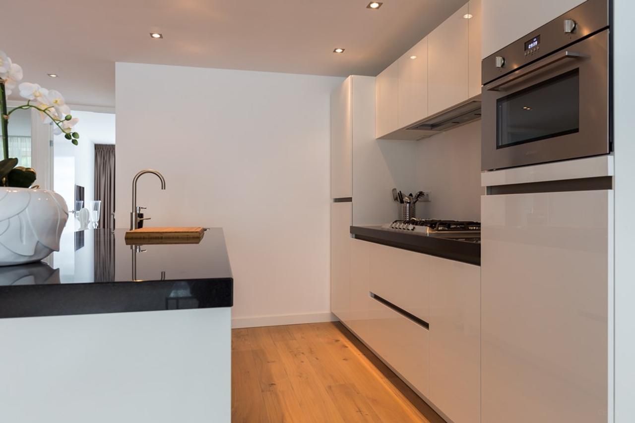 Gemeubileerd 3-kamerappartement met balkon - Afbeelding 11