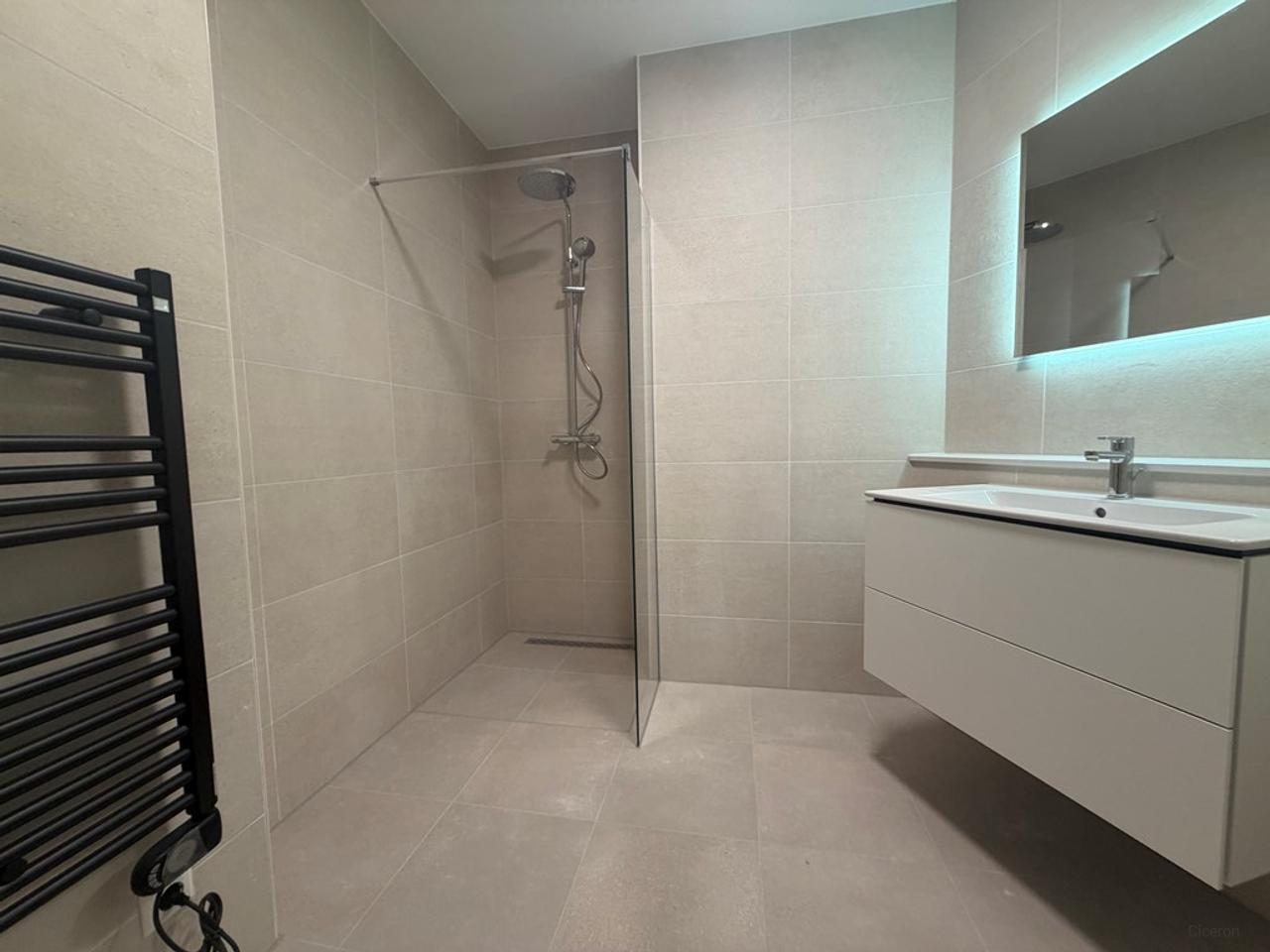 2-kamer appartement met terras in Hyde Park - Afbeelding 6