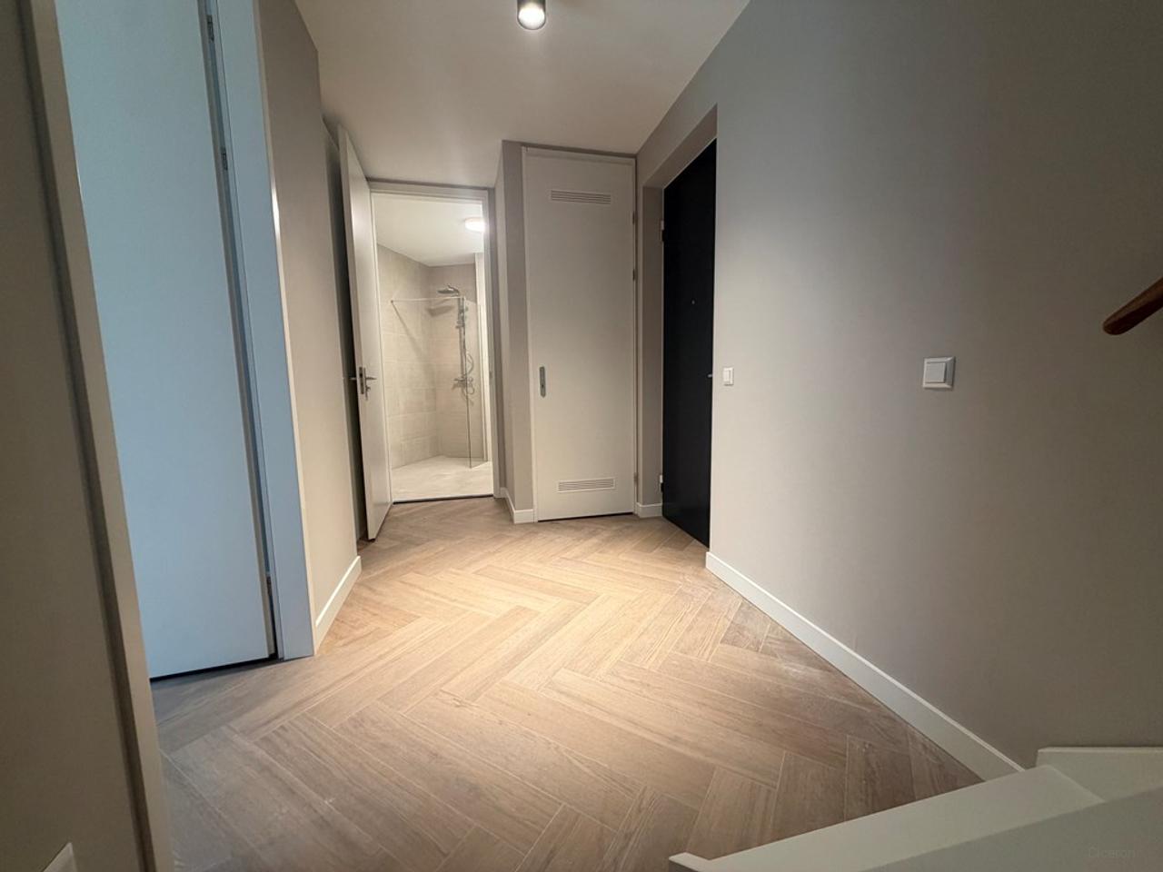 2-kamer appartement met terras in Hyde Park - Afbeelding 9