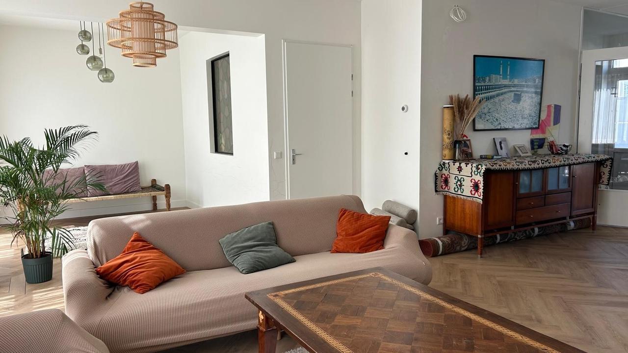 Gemeubileerd gezinshuis van 296 m² met tuin - Afbeelding 3