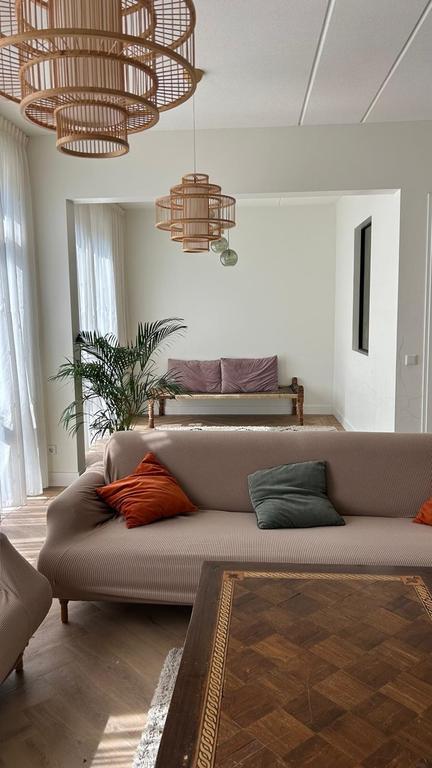 Gemeubileerd gezinshuis van 296 m² met tuin - Afbeelding 4