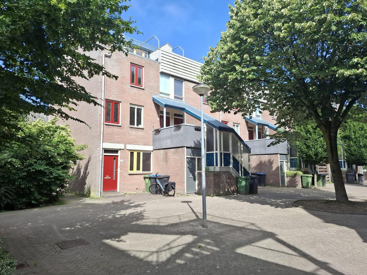 121 m² woonruimte met 4 slaapkamers - Afbeelding 1