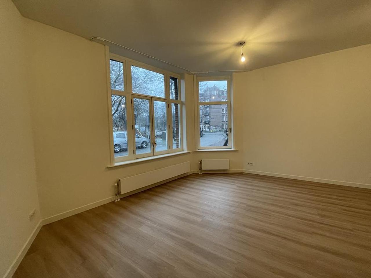 Licht 3-kamerappartement met patio in Amsterdam - Afbeelding 5