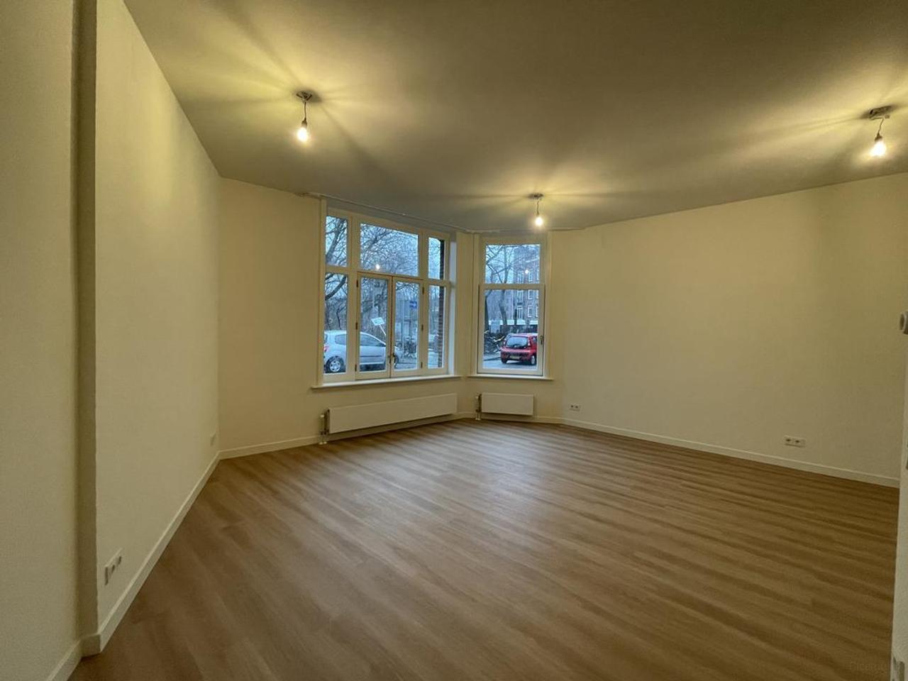Licht 3-kamerappartement met patio in Amsterdam - Afbeelding 7