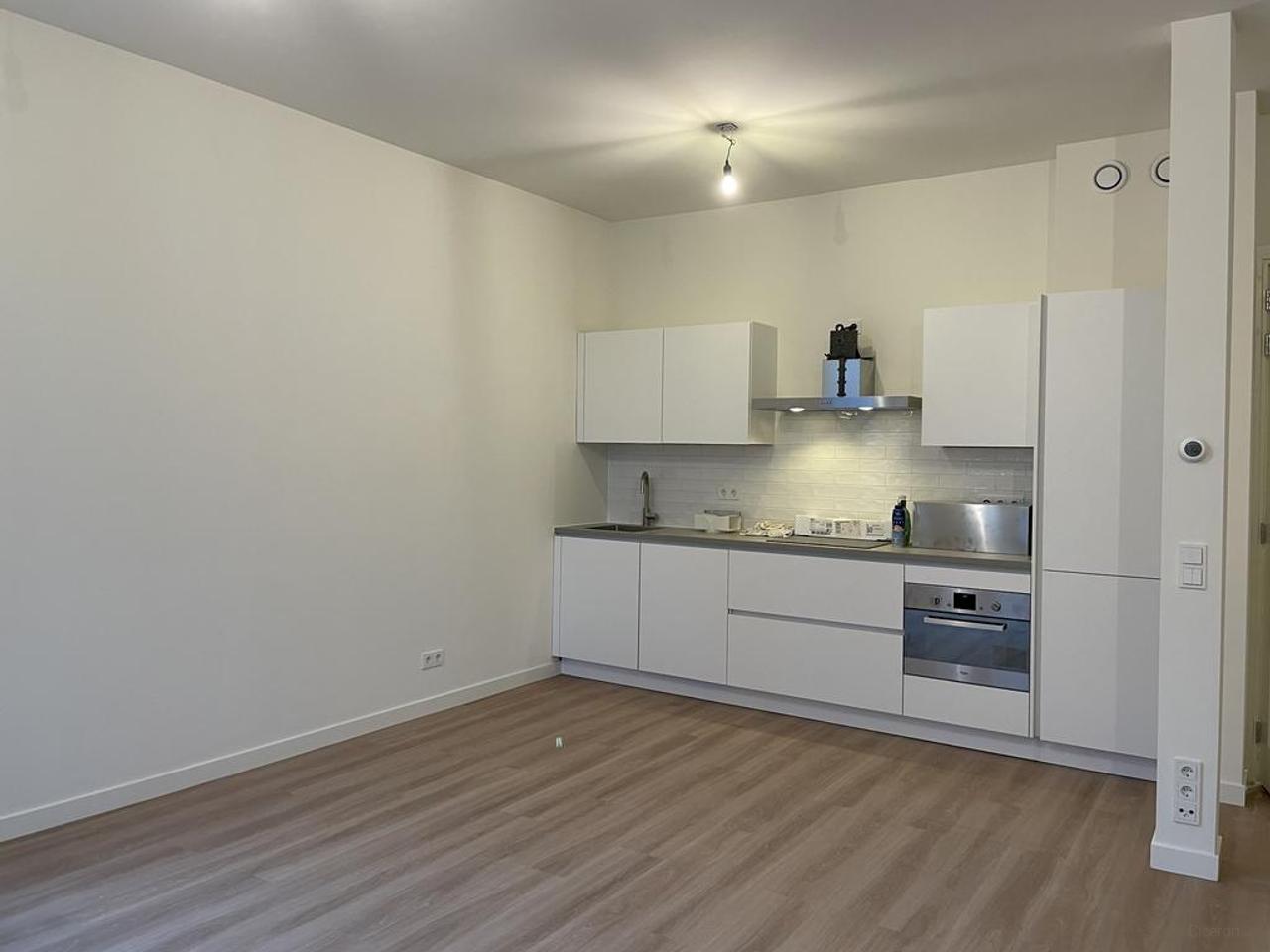 Licht 3-kamerappartement met patio in Amsterdam - Afbeelding 10