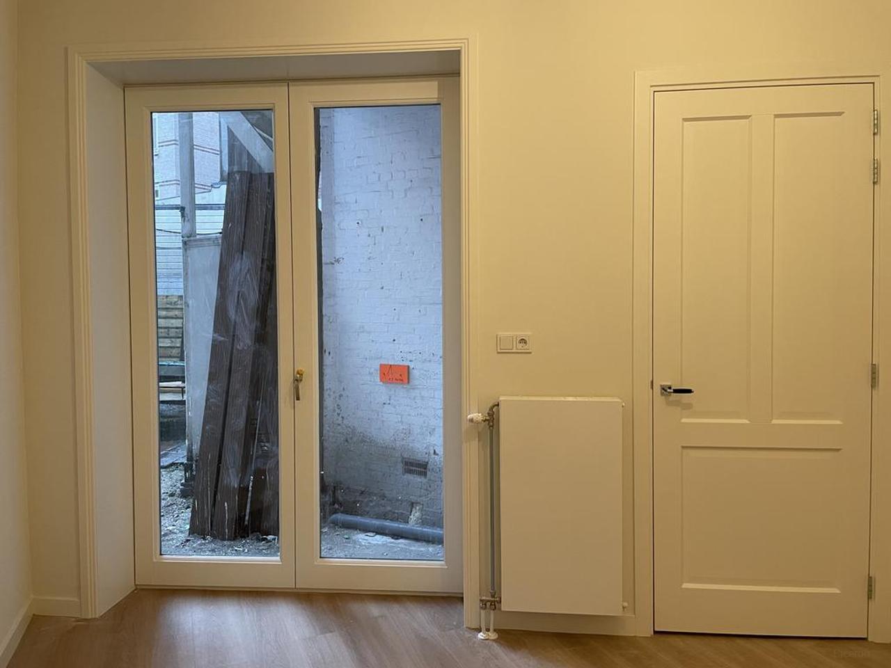 Licht 3-kamerappartement met patio in Amsterdam - Afbeelding 15