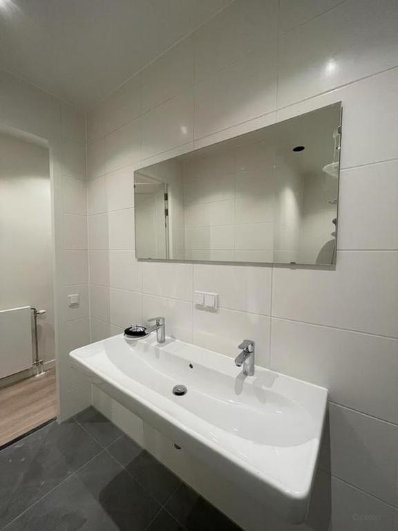 Licht 3-kamerappartement met patio in Amsterdam - Afbeelding 18